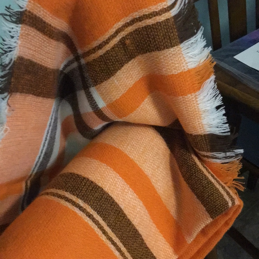 Fall Colors Wrap Scarf 🧣 - Picture 5 of 7